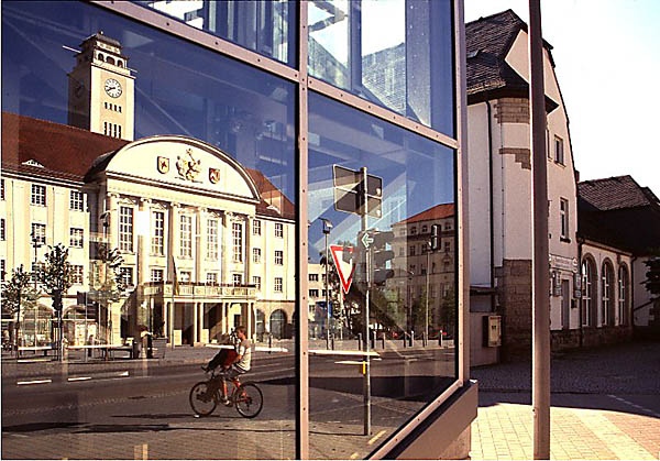 Spiegelung Rathaus 2000